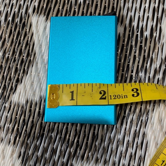 Vibrant Blue Rectangular credit card holder. - Picture 6 of 7
